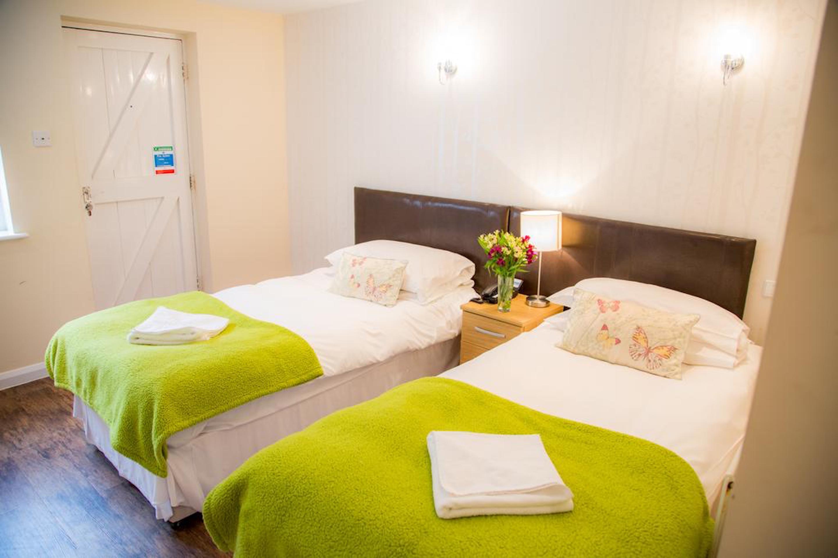Stay And Relax At The Yew Tree Manuden Exteriör bild