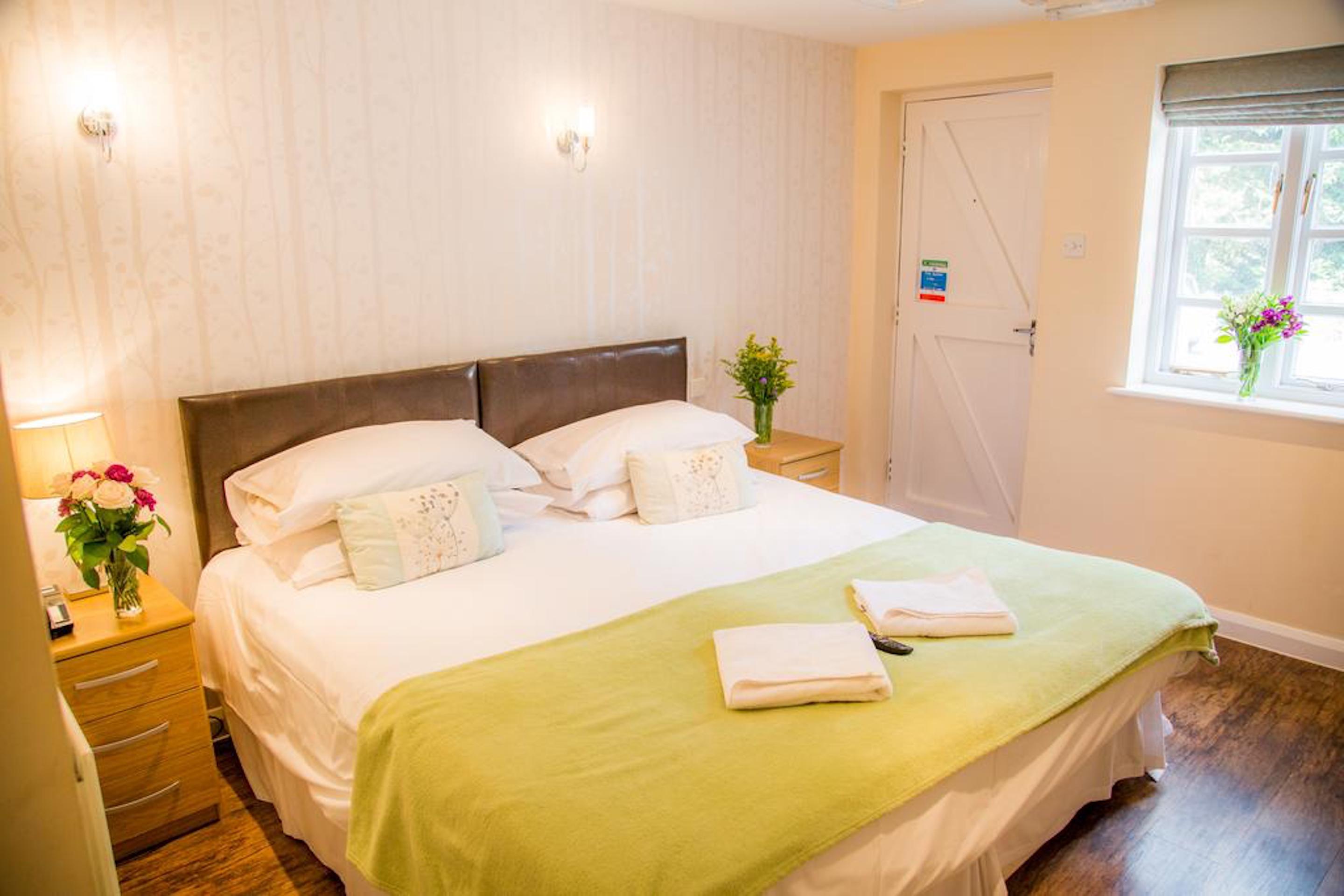 Stay And Relax At The Yew Tree Manuden Exteriör bild