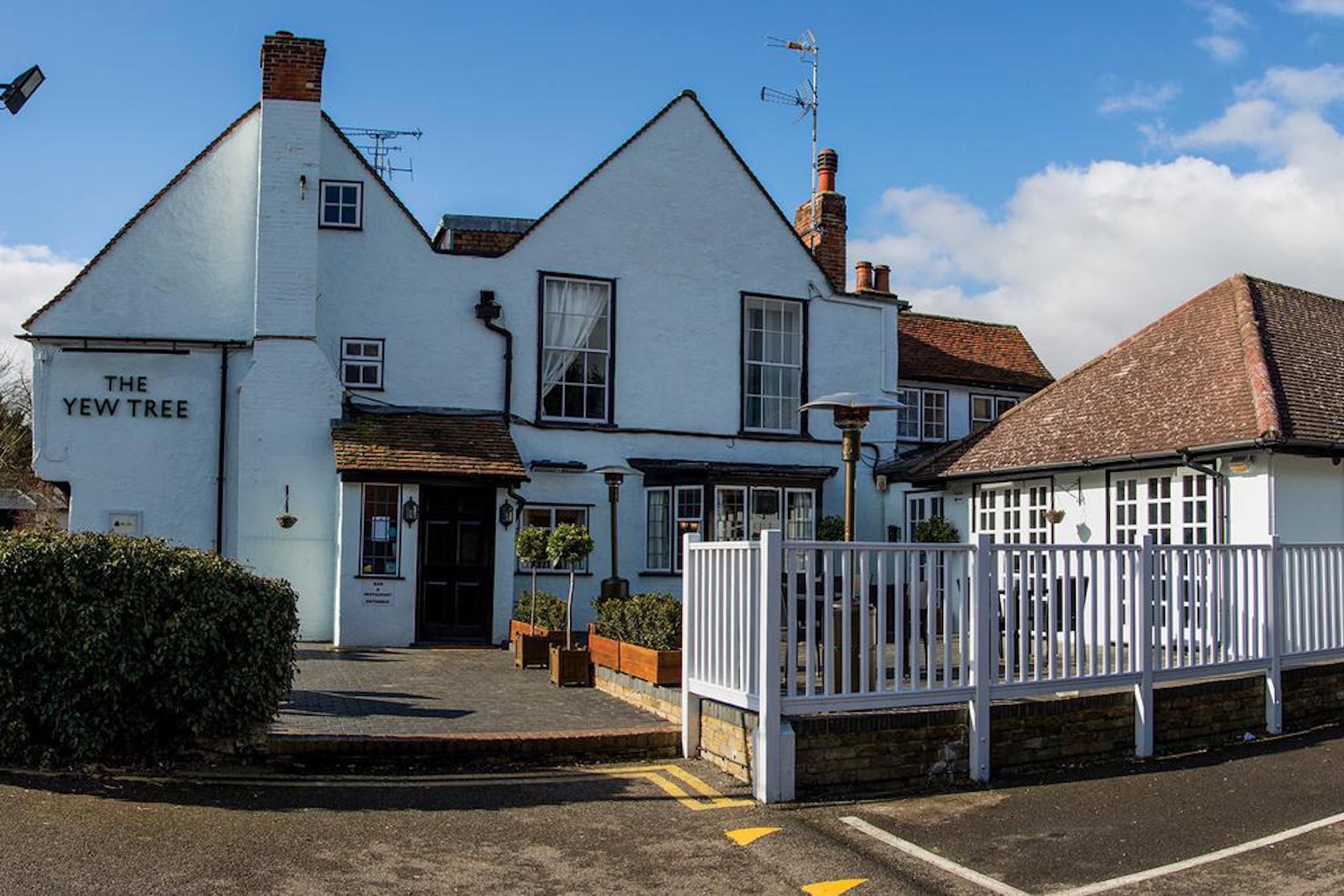 Stay And Relax At The Yew Tree Manuden Exteriör bild