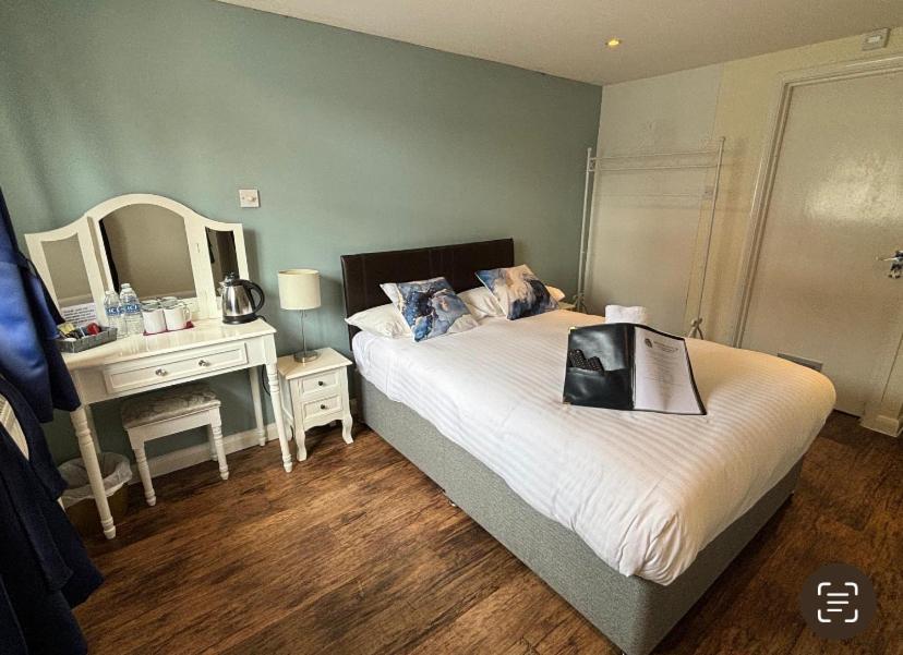 Stay And Relax At The Yew Tree Manuden Exteriör bild