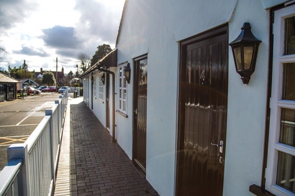 Stay And Relax At The Yew Tree Manuden Exteriör bild